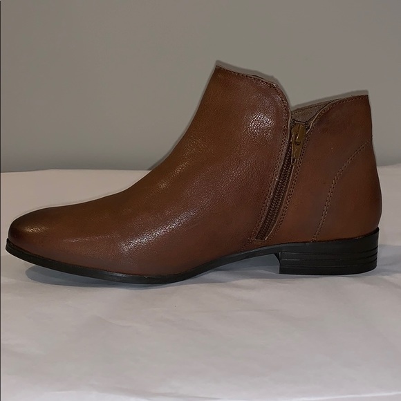 Brown leather booties. - Picture 4 of 5